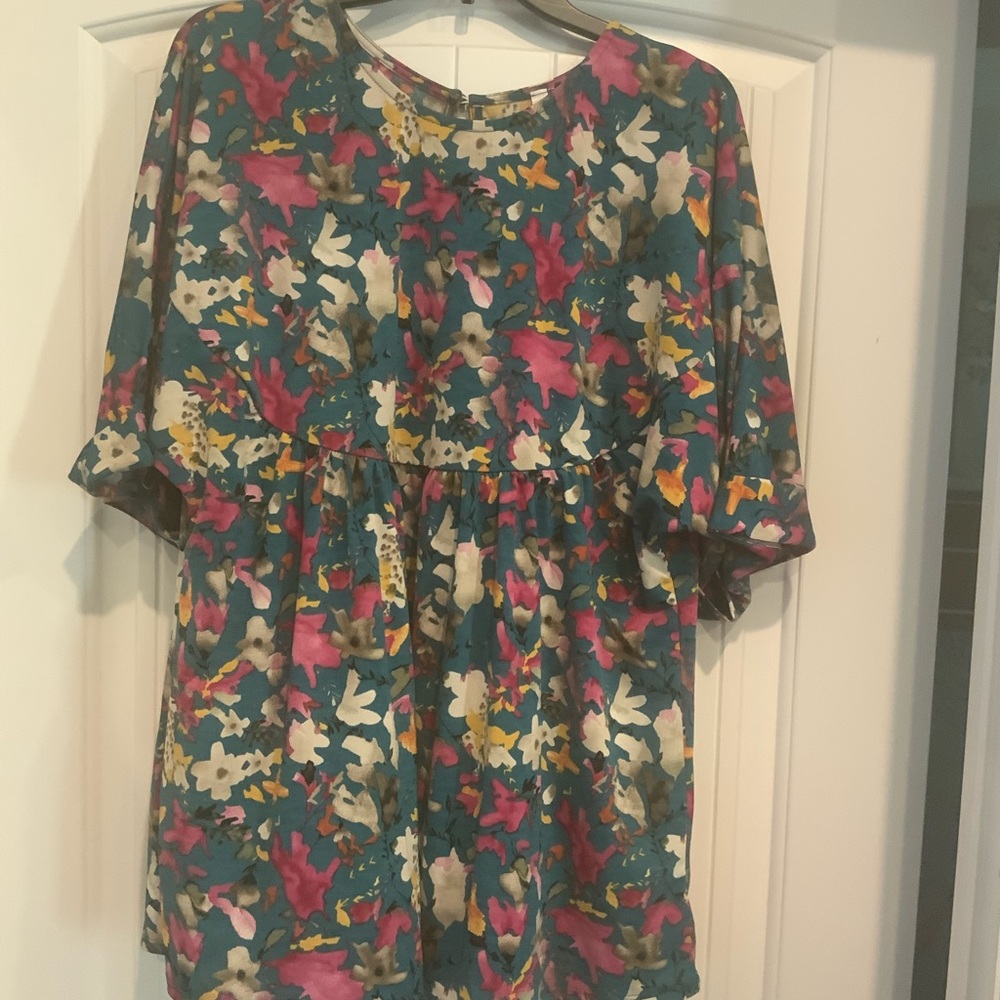 Dear Scarlett Blue Green Short Sleeve Top Size XL